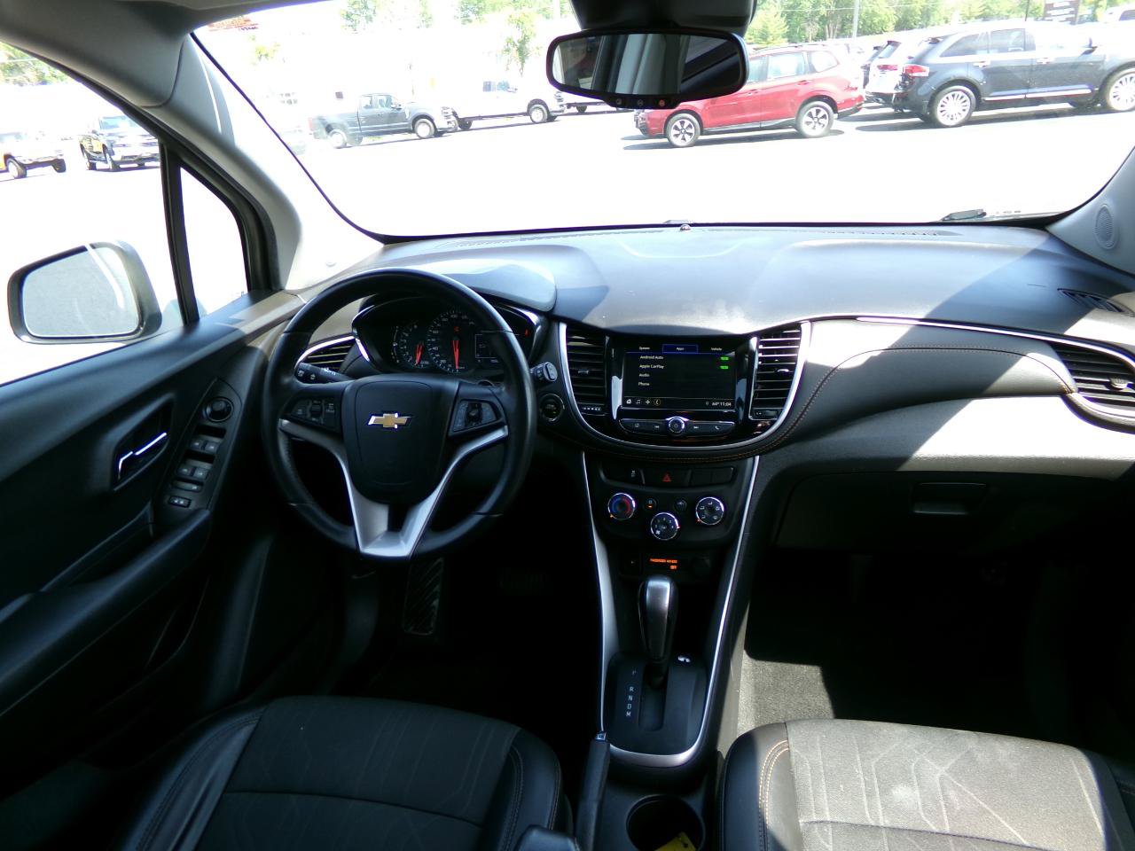 Used 2019 Chevrolet Trax LT w/ LT Convenience Package AWD/4WD image 36