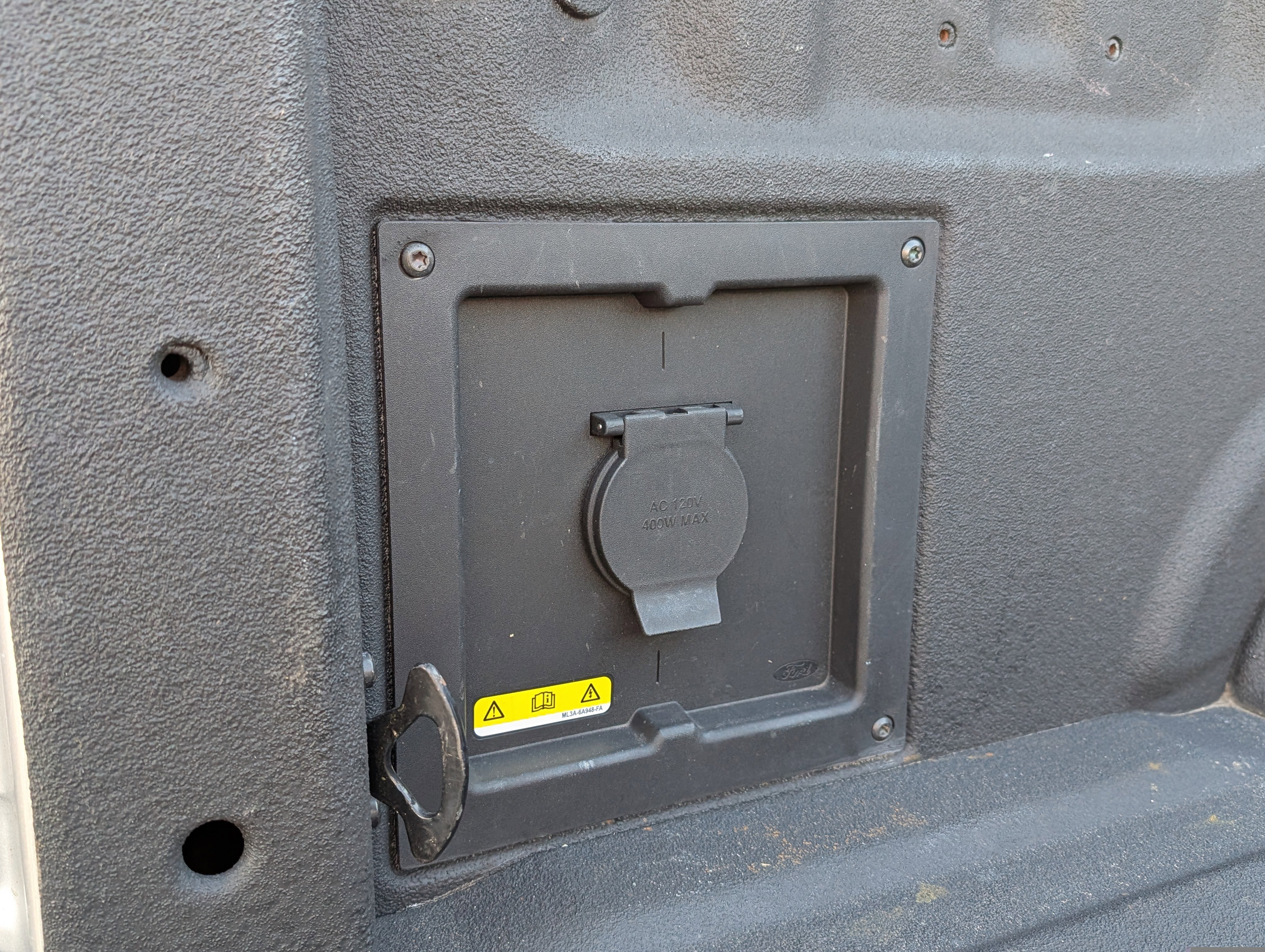 Certified 2022 Ford F150 XLT w/ Equipment Group 302A High image 13