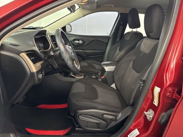 Used 2015 Jeep Cherokee Sport image 25