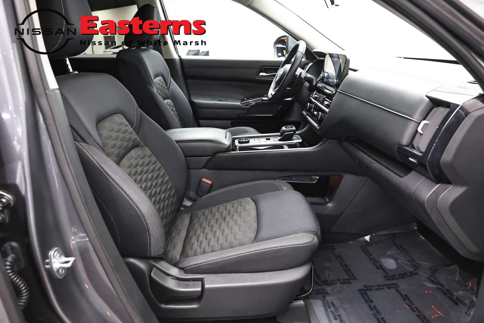 Used 2022 Nissan Pathfinder SV AWD/4WD image 24