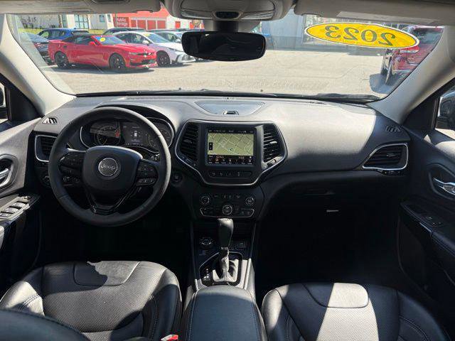 Certified 2023 Jeep Cherokee Altitude Lux image 3