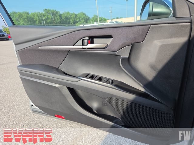Used 2025 Toyota Camry LE FWD image 18