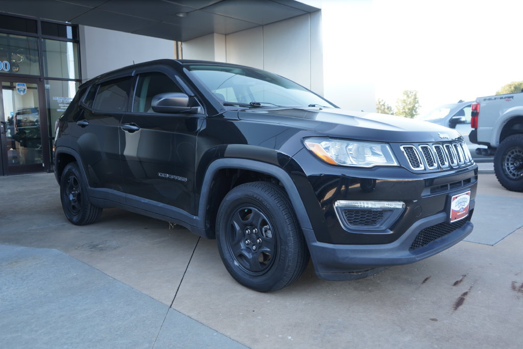 Used 2019 Jeep Compass Sport FWD image 3