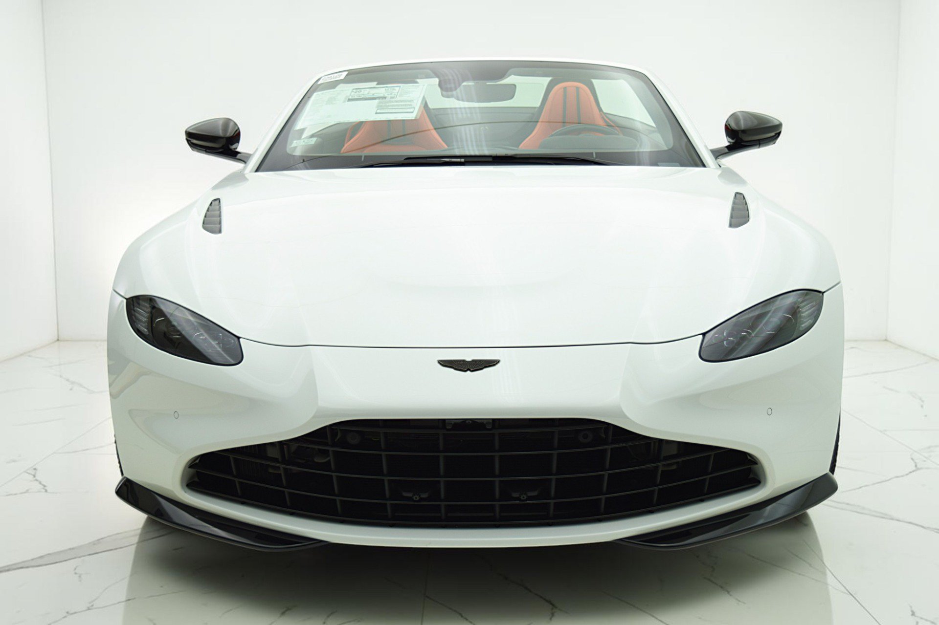 Used 2023 Aston Martin V8 Vantage Roadster RWD image 24