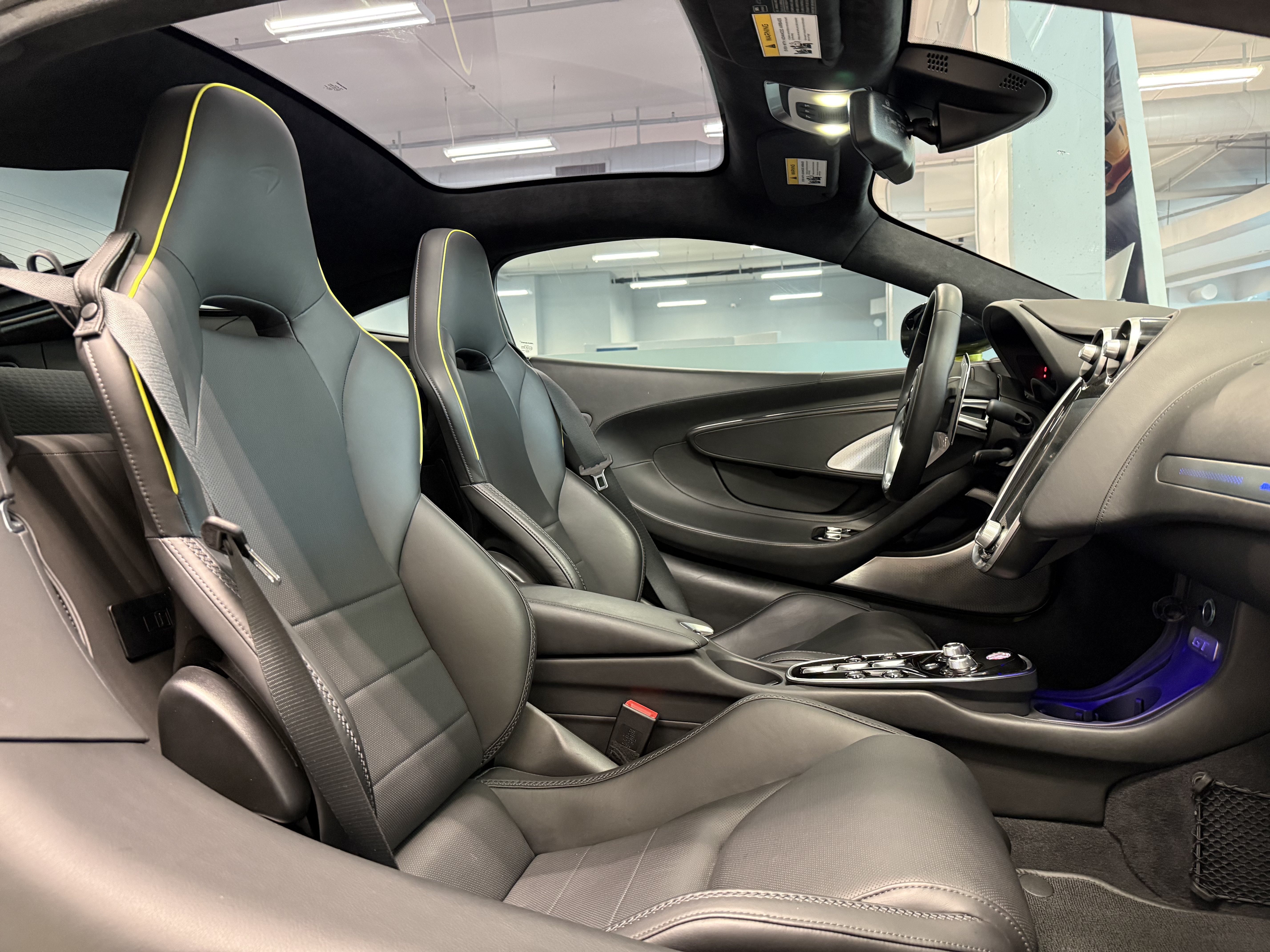 Used 2023 McLaren GT RWD image 9