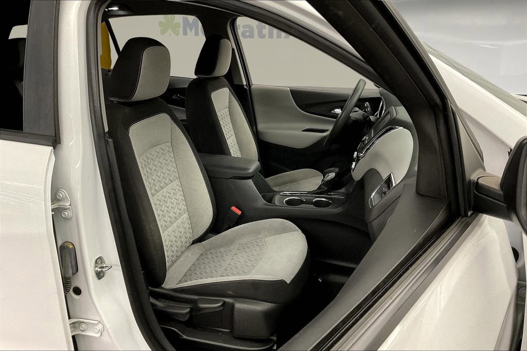 Used 2022 Chevrolet Equinox LS image 9