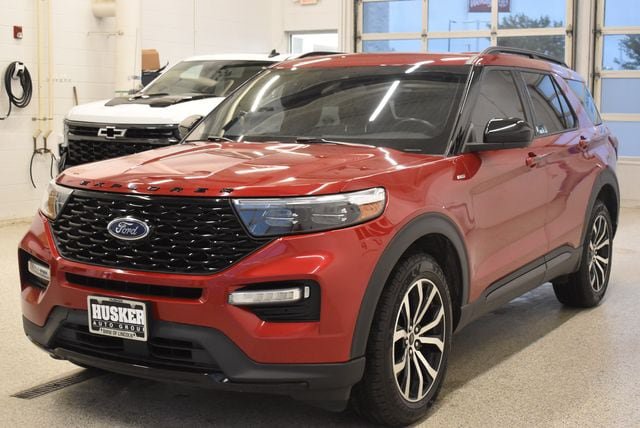 Used 2023 Ford Explorer ST-Line w/ Class IV Trailer Tow Package AWD/4WD image 9