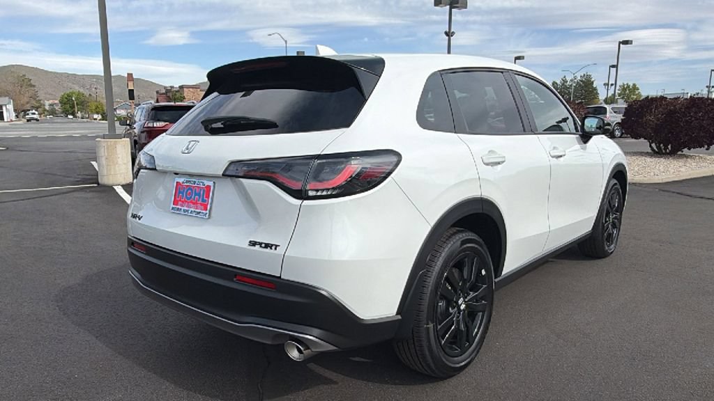 New 2026 Honda HR-V Sport image 3