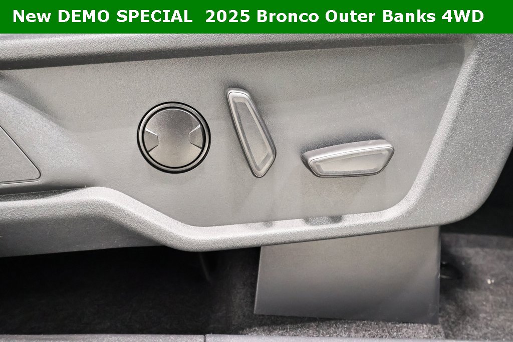 New 2025 Ford Bronco Outer Banks image 15