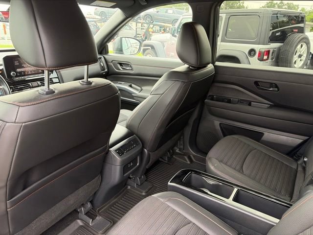 Used 2025 Nissan Pathfinder Rock Creek AWD/4WD image 23
