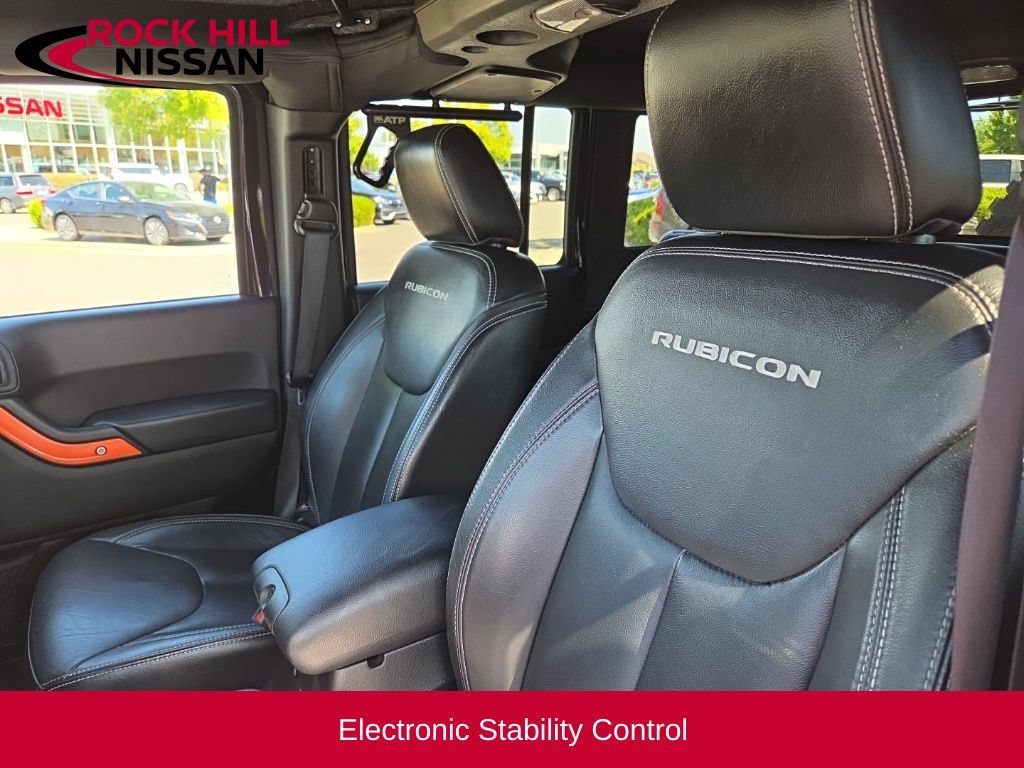 Used 2015 Jeep Wrangler Unlimited Rubicon w/ Connectivity Group AWD/4WD image 16