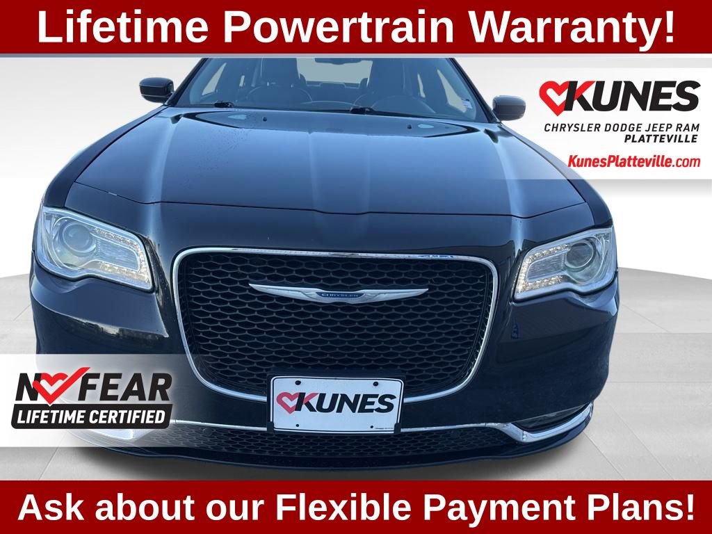 Used 2021 Chrysler 300 Touring L image 10