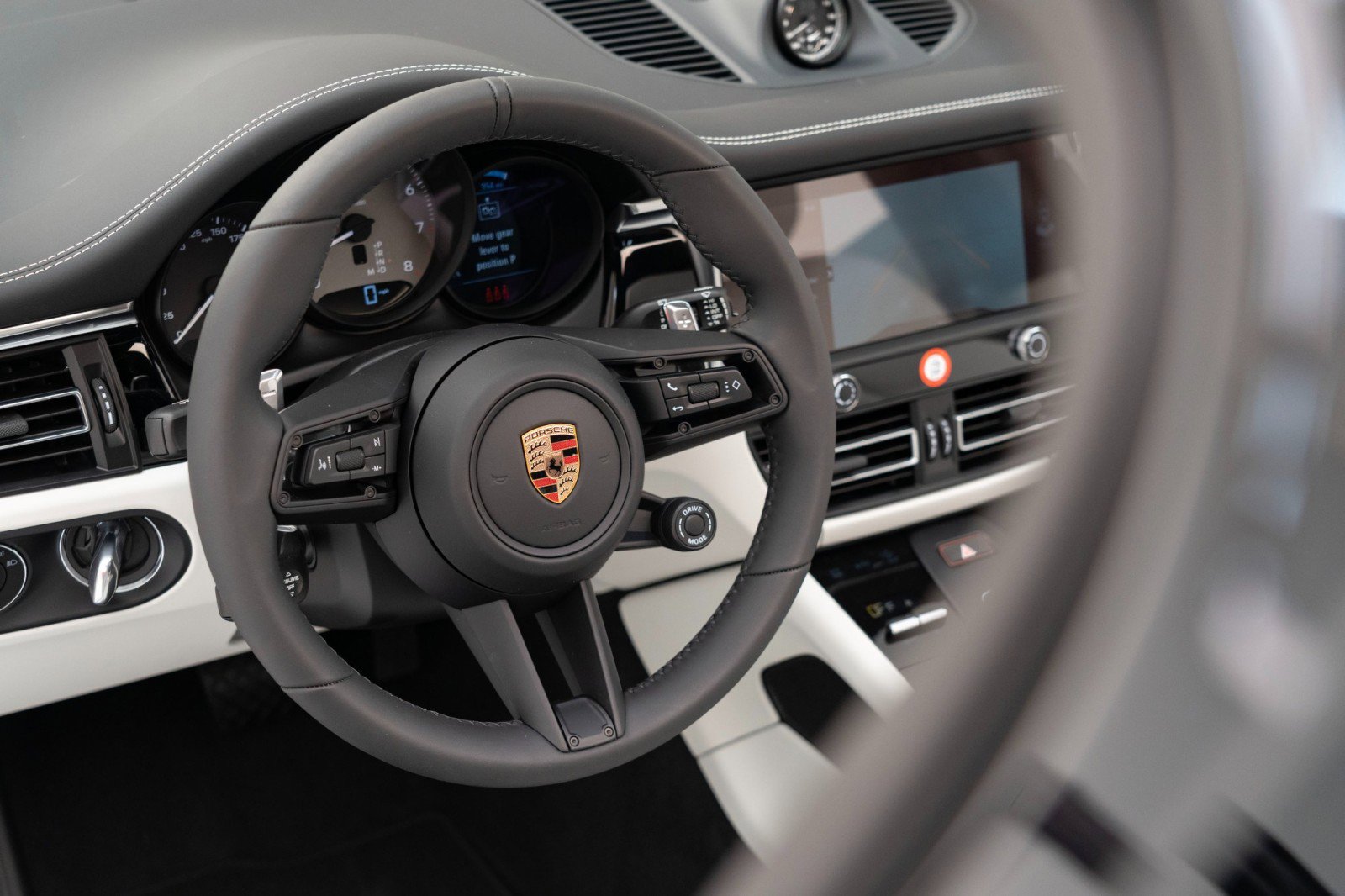 New 2025 Porsche Macan S image 21