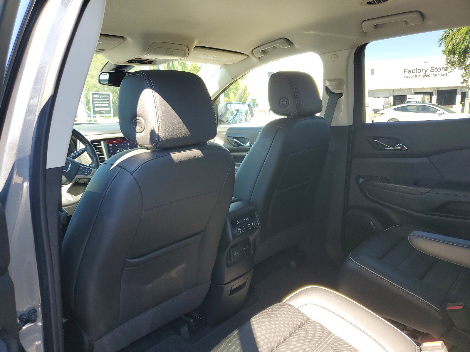 Used 2021 GMC Acadia Denali image 10