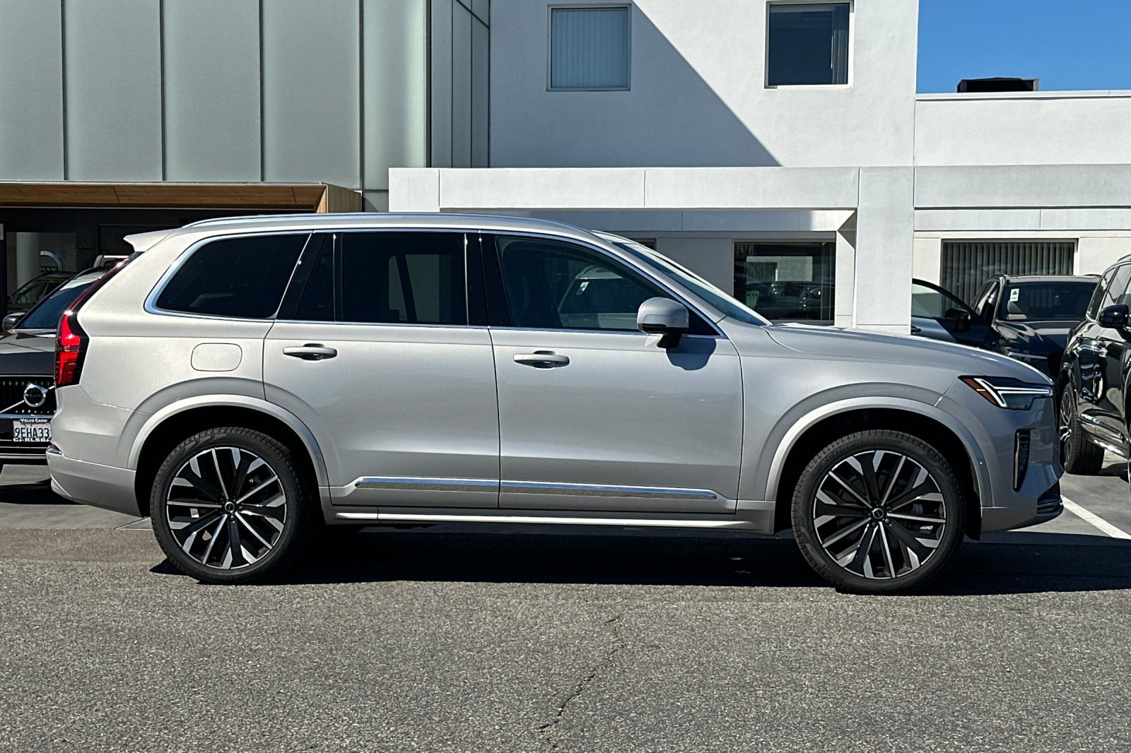 Certified 2025 Volvo XC90 B5 Core w/ Protection Package Premier image 3