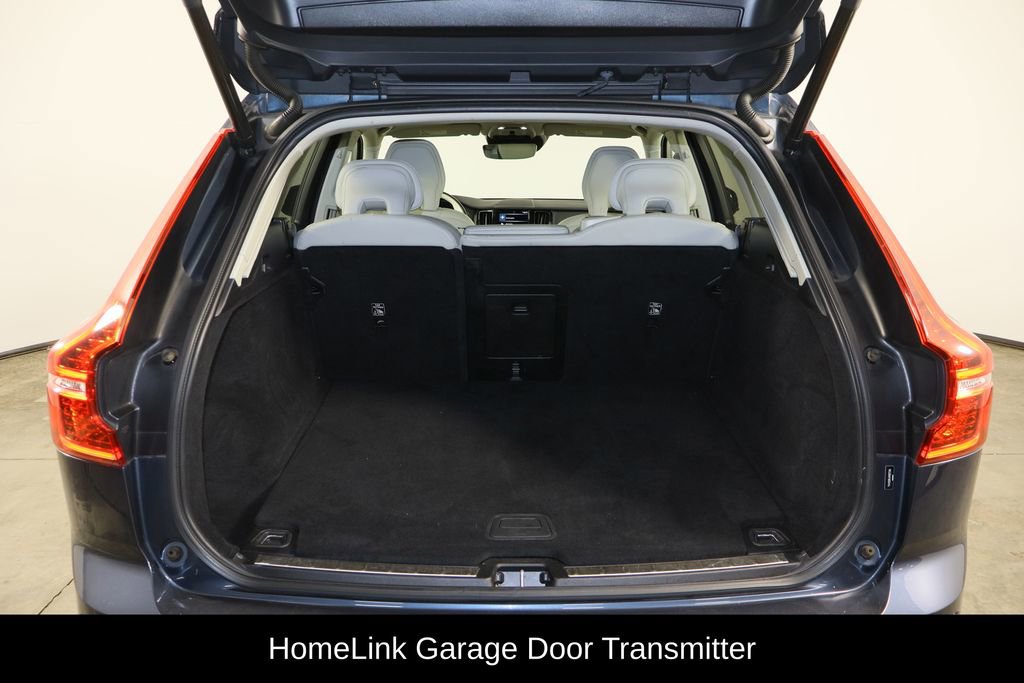 Used 2021 Volvo XC60 T5 Momentum w/ Premium Package image 15