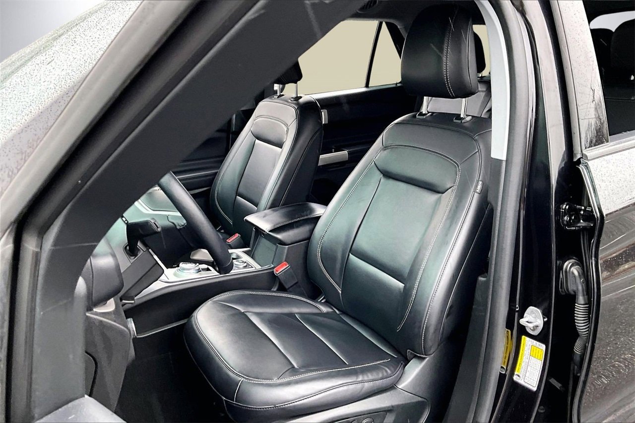 Used 2023 Ford Explorer XLT w/ Equipment Group 202A image 19