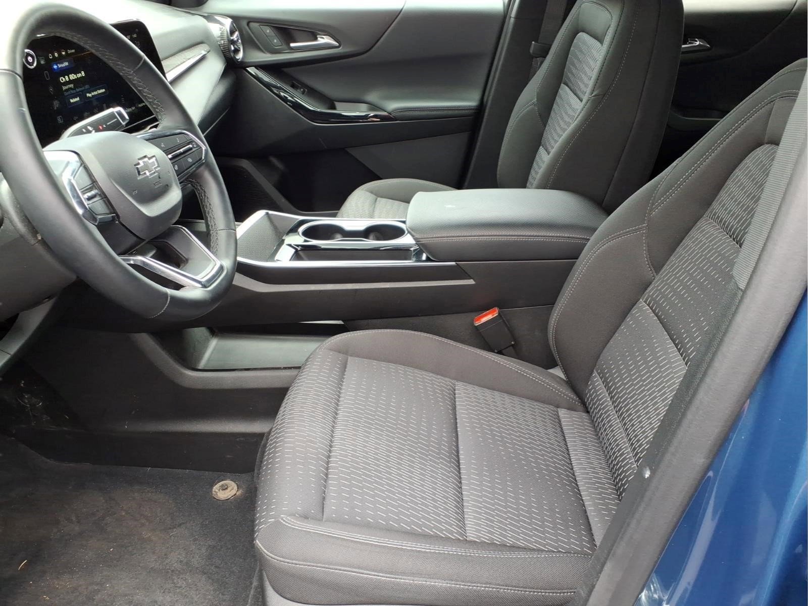 Used 2025 Chevrolet Equinox LT w/ Midnight Edition FWD image 7