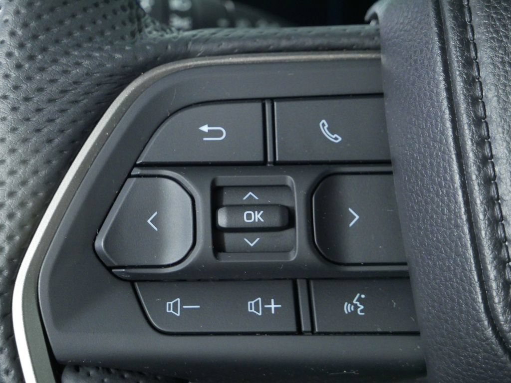 Used 2026 Toyota Sequoia Platinum AWD/4WD image 24