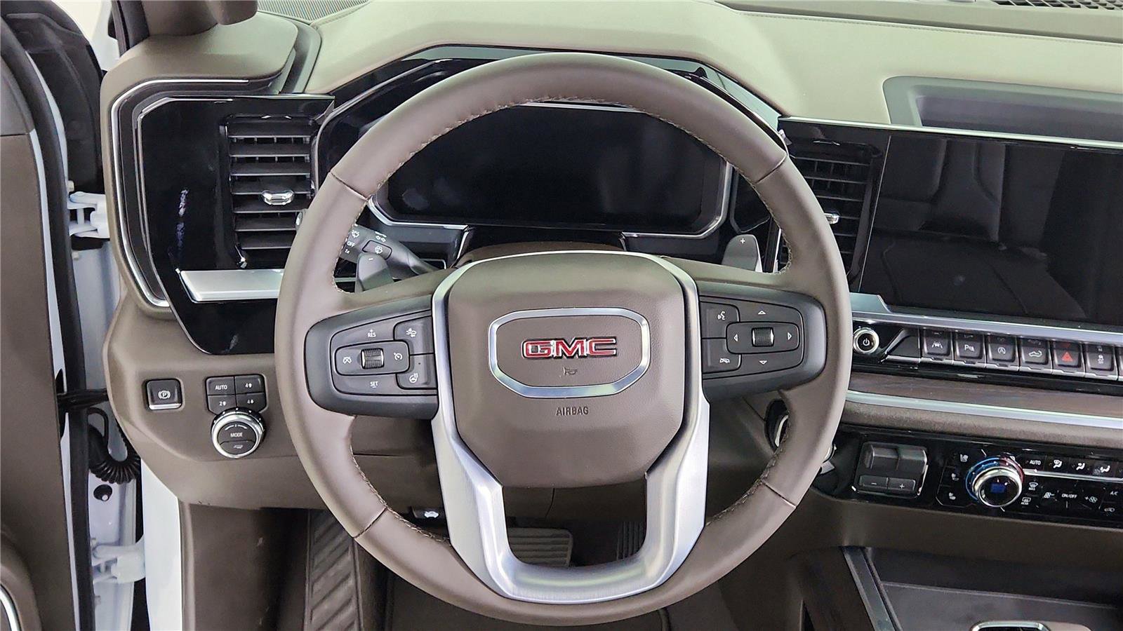 New 2026 GMC Sierra 1500 SLT w/ SLT Premium Plus Package image 32