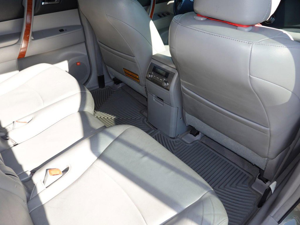 Used 2010 Toyota Highlander Limited image 26