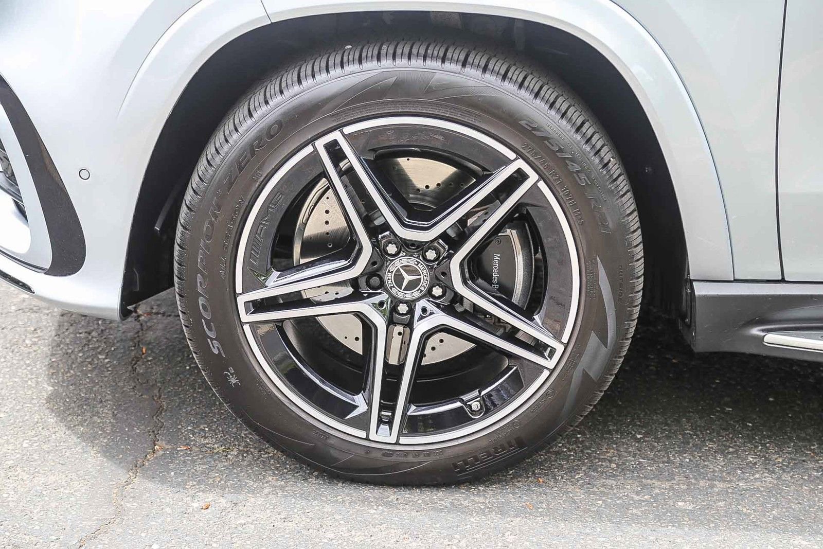 Certified 2025 Mercedes-Benz GLS 450 4MATIC image 9
