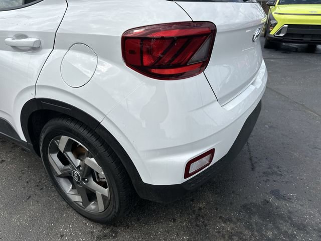 Used 2025 Hyundai Venue SEL image 38