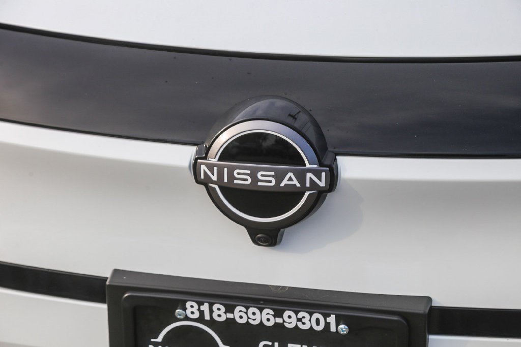 New 2026 Nissan Leaf SV+ w/ Illuminated Package FWD image 5