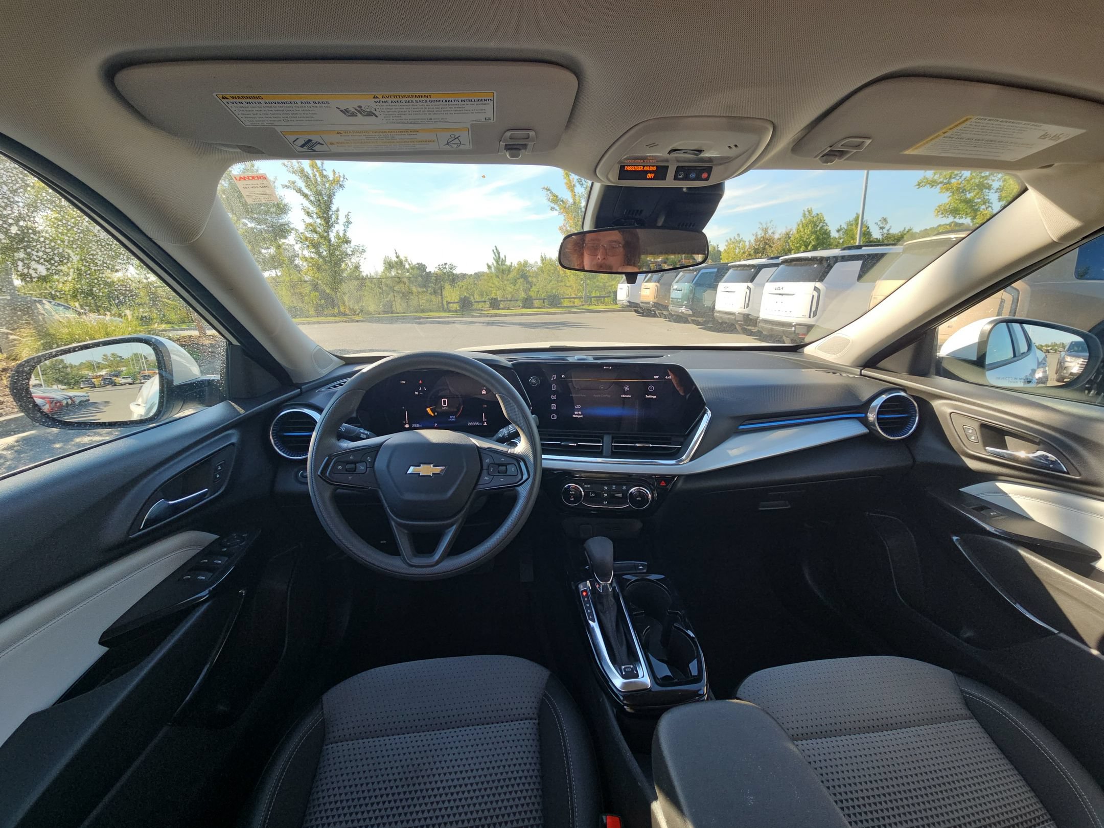 Used 2025 Chevrolet Trax LT FWD image 10