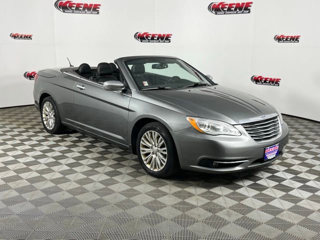 Used 2013 Chrysler 200 Limited image 2