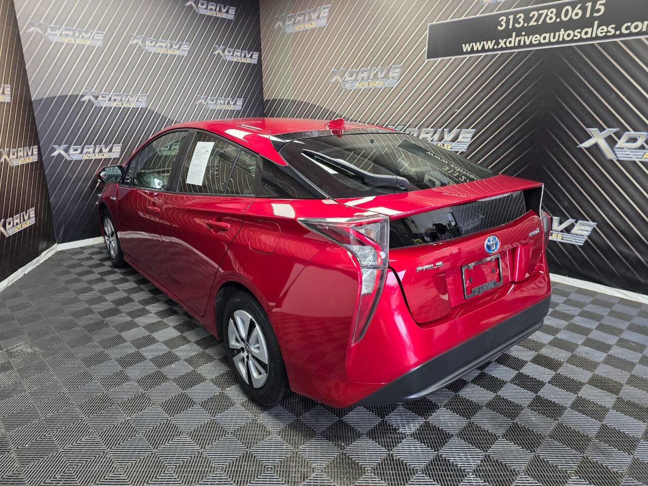 Used 2017 Toyota Prius Three FWD image 11
