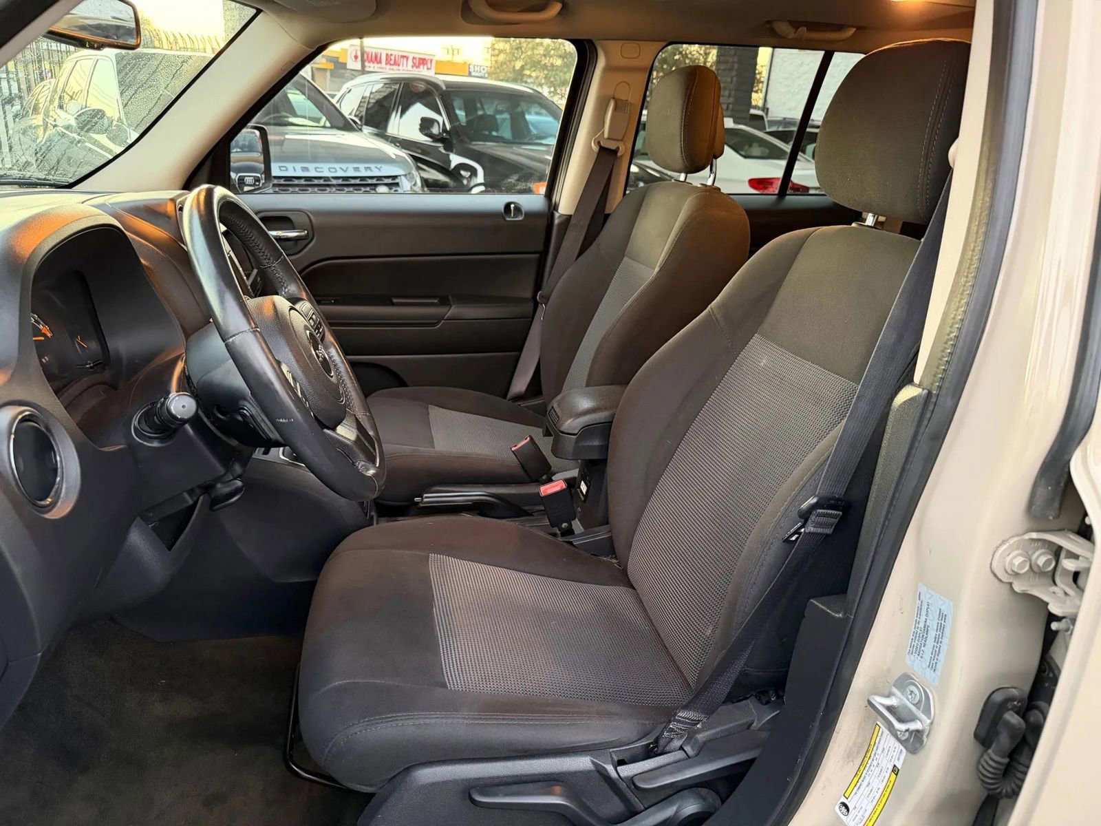 Used 2016 Jeep Patriot Latitude w/ Sun/Sound Group image 26