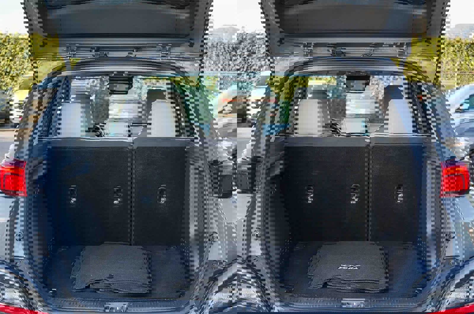 Used 2022 Hyundai Kona Limited image 24