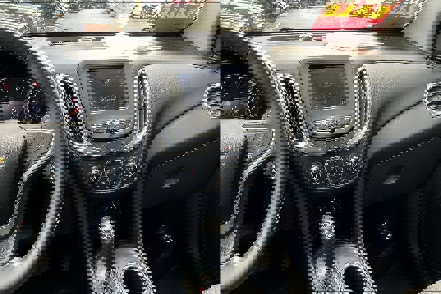 Used 2021 Chevrolet Equinox LT image 7