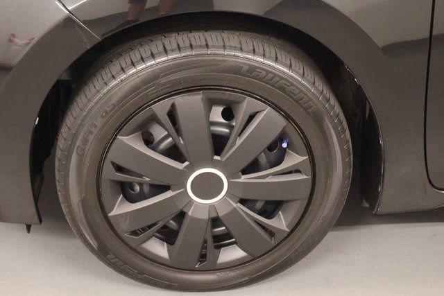 Used 2015 Toyota Corolla LE FWD image 8