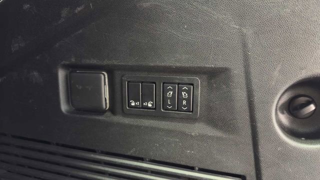 Used 2021 GMC Yukon SLT w/ SLT Luxury Plus Package RWD image 40