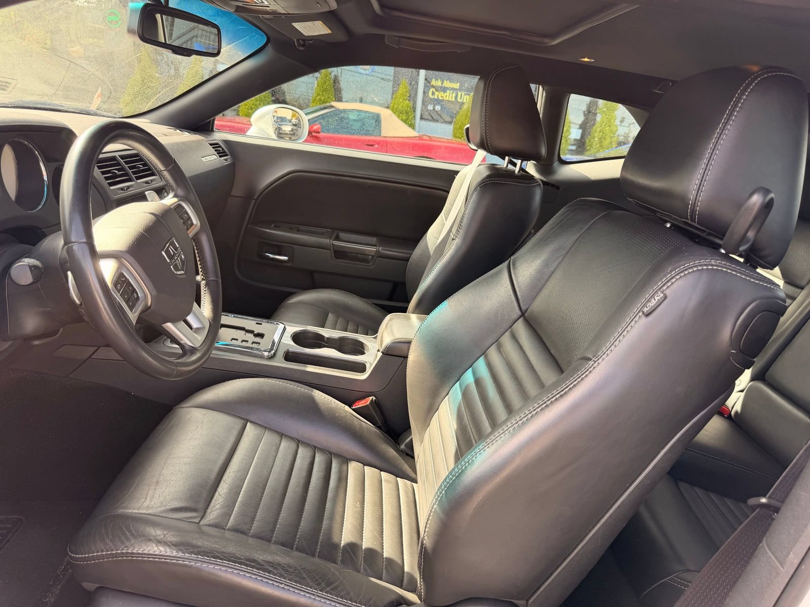 Used 2014 Dodge Challenger SXT RWD image 10