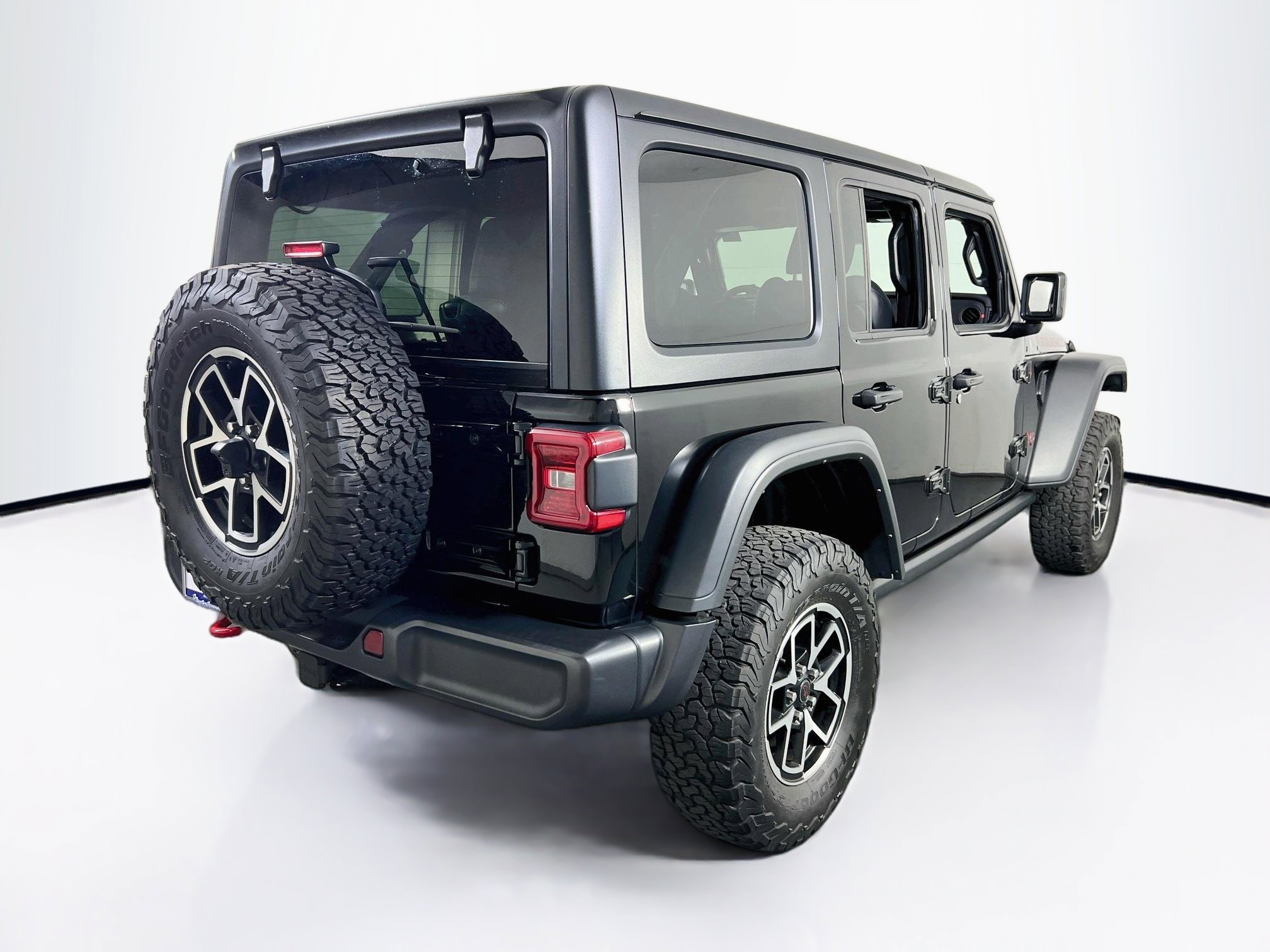 Used 2024 Jeep Wrangler Unlimited Rubicon w/ Dual Top Group AWD/4WD image 5