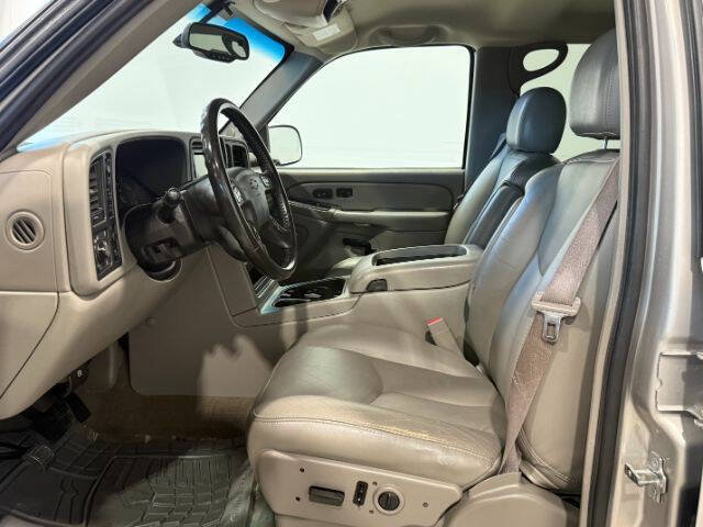 Used 2006 Chevrolet Silverado 1500 LT w/ Onstar Plus Package AWD/4WD image 13