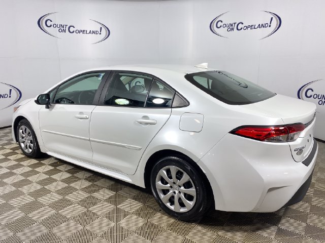 Used 2024 Toyota Corolla LE FWD image 4