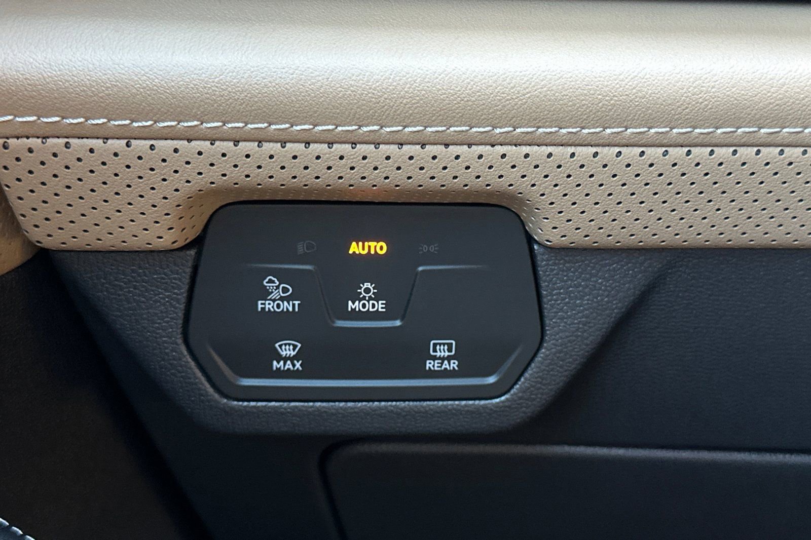 New 2026 Volkswagen Atlas Cross Sport SE image 23