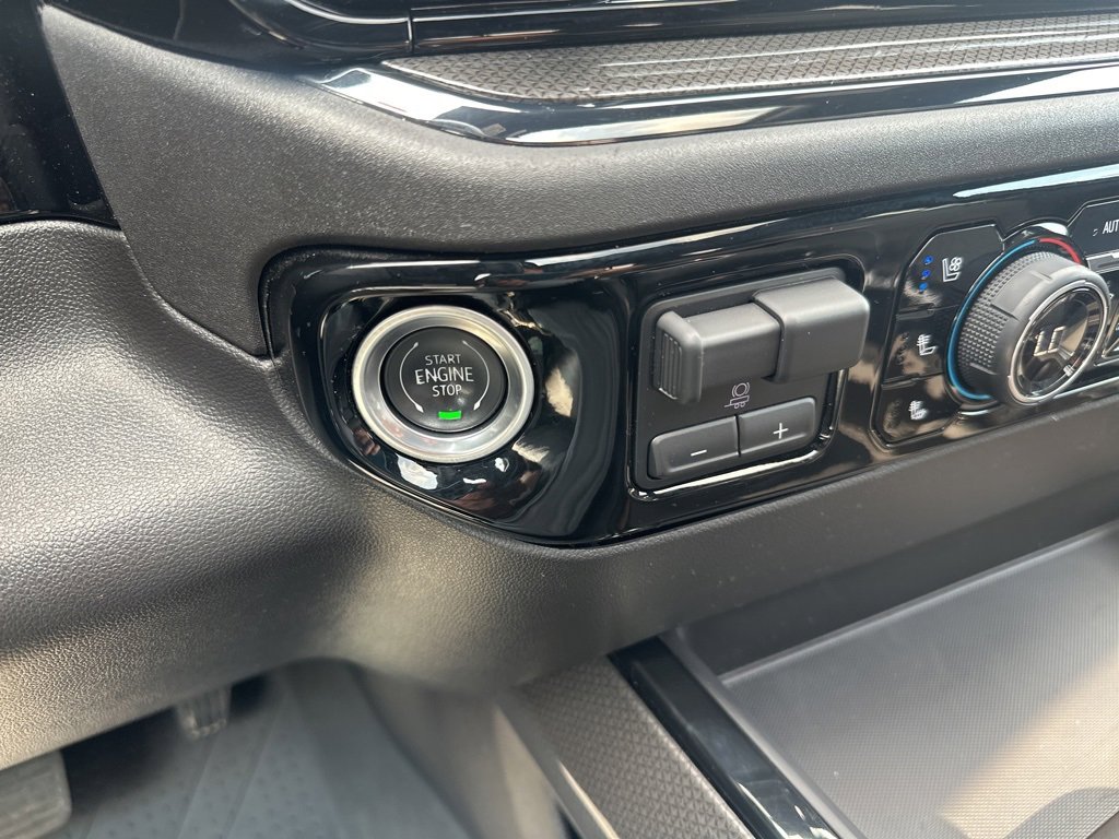 Used 2024 Chevrolet Silverado 1500 ZR2 w/ Technology Package image 19