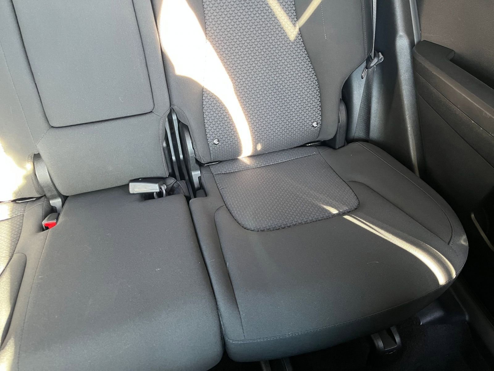 Used 2025 Kia Sportage LX image 37