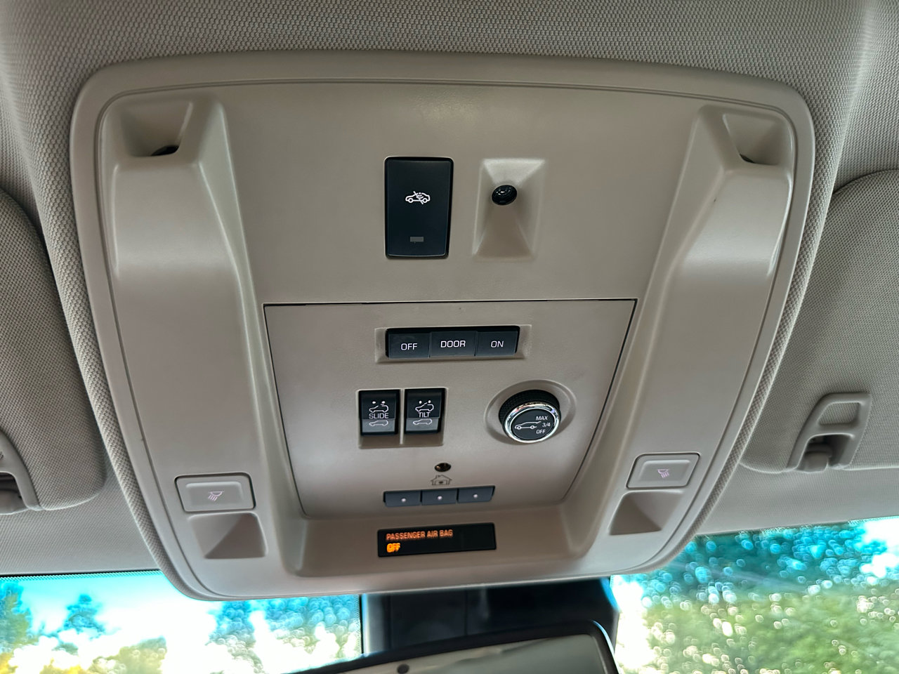 Used 2016 Chevrolet Suburban LT w/ LT Signature Package image 27