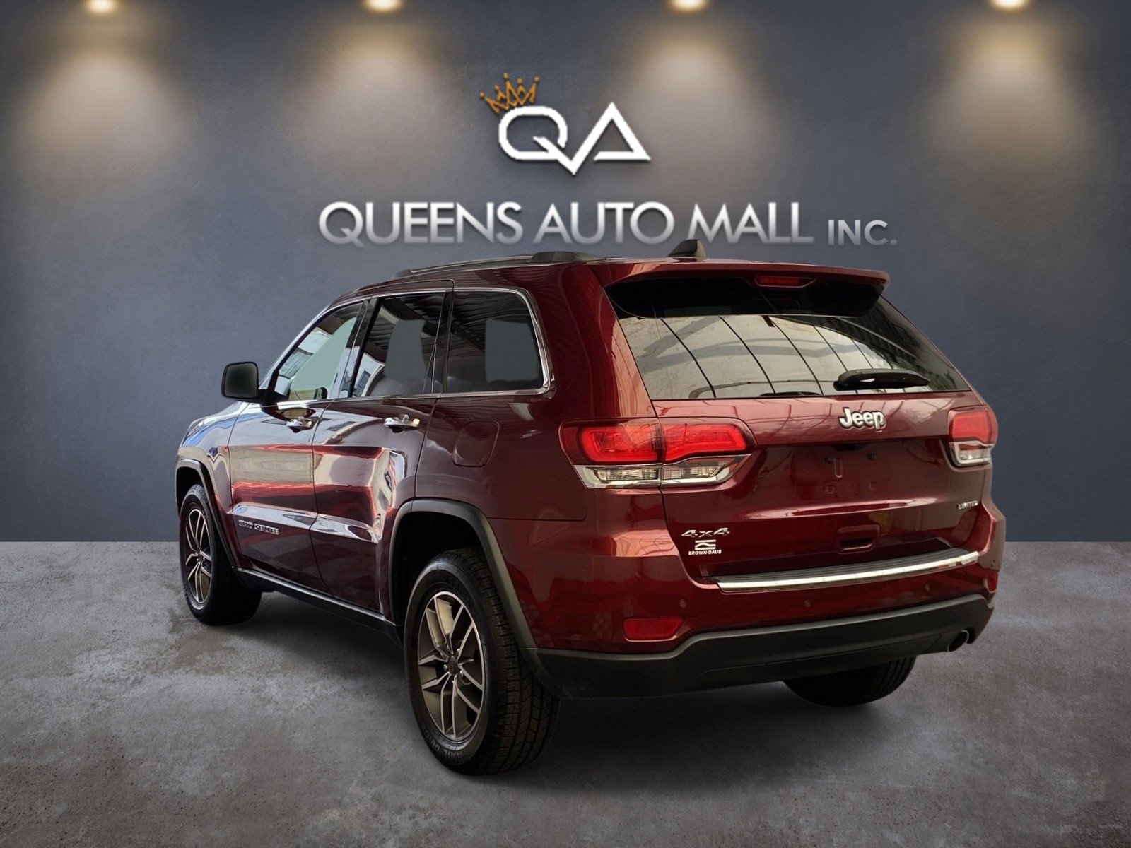 Used 2021 Jeep Grand Cherokee Limited AWD/4WD image 4
