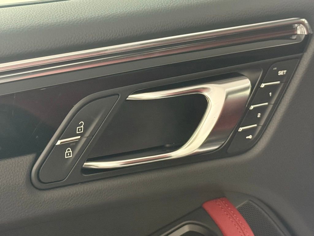 New 2026 Porsche Macan image 26