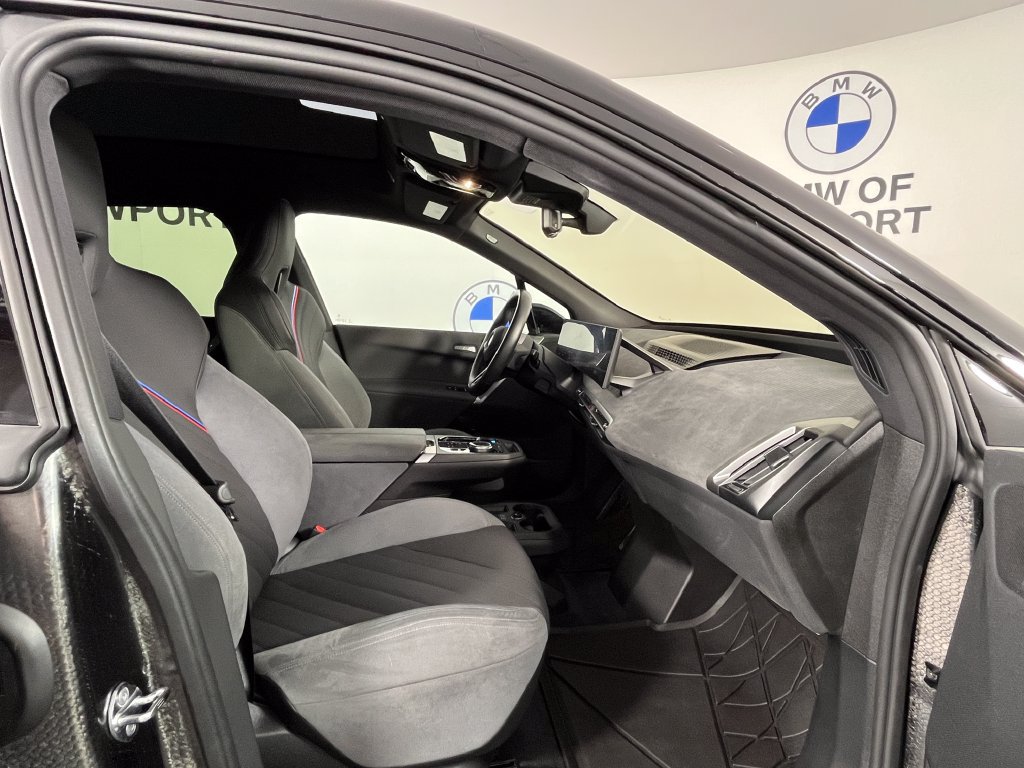 Certified 2026 BMW iX xDrive60 w/ M Sport Package AWD/4WD image 20