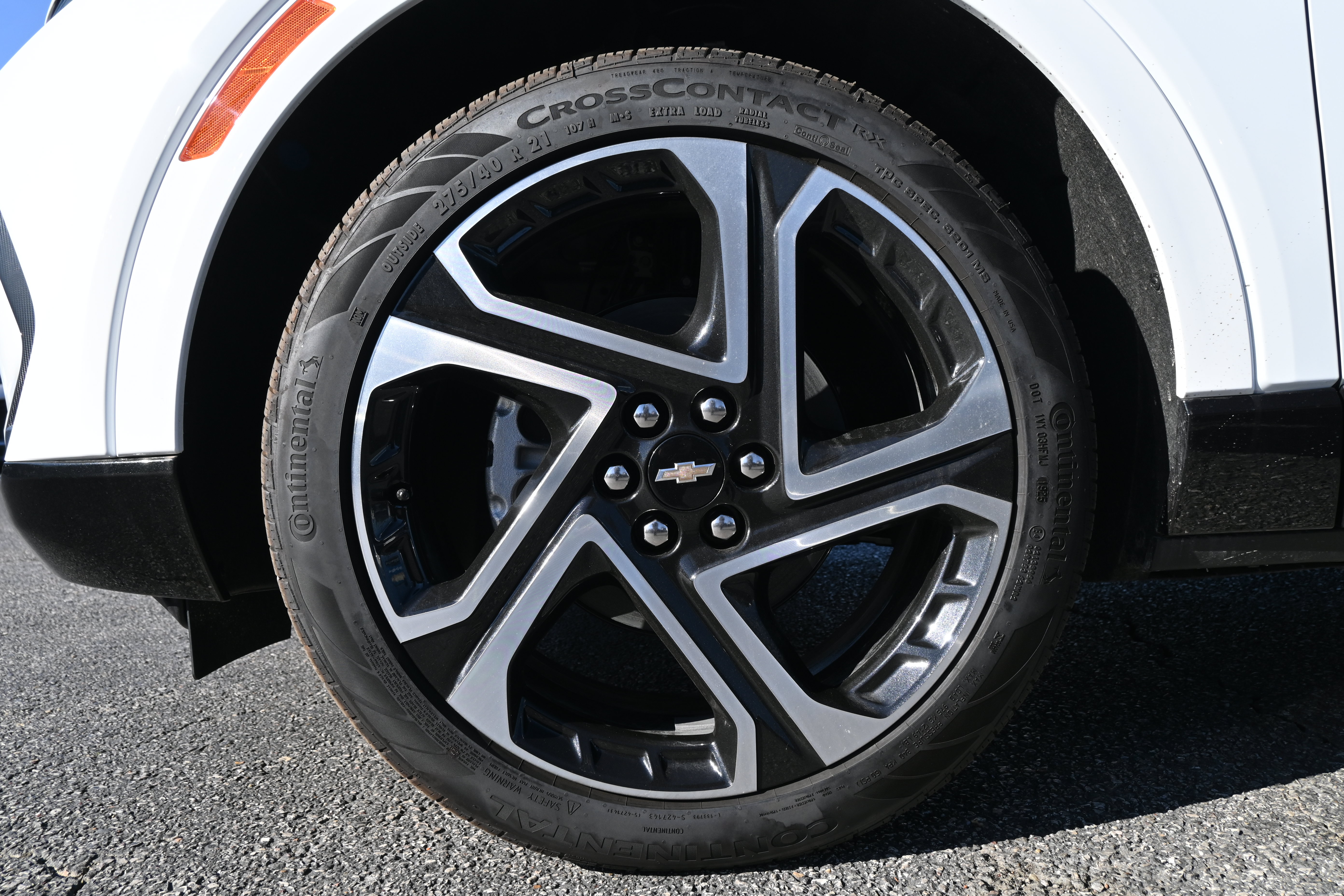 New 2026 Chevrolet Equinox EV LT w/ Convenience Package II FWD image 13