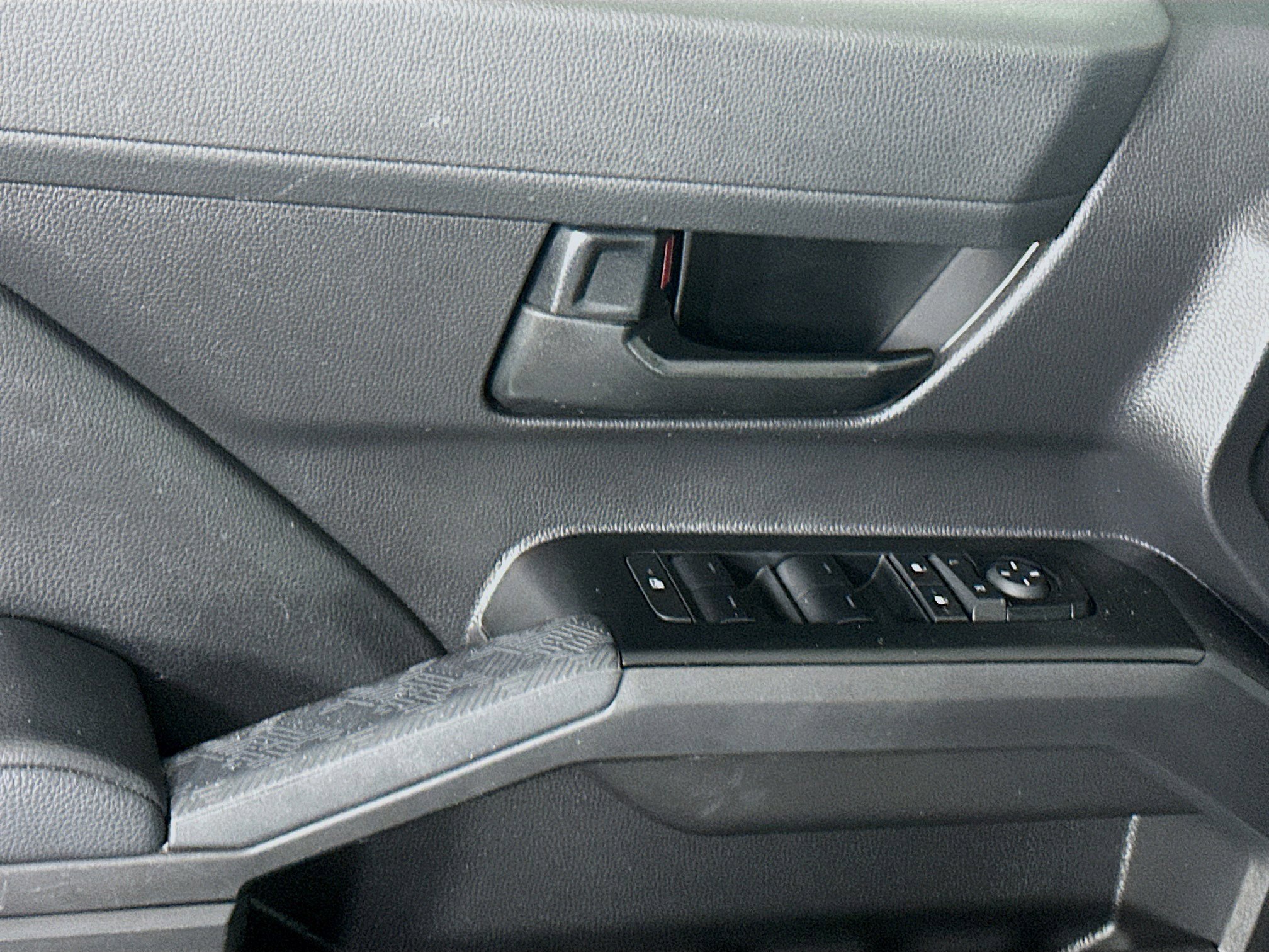 Used 2025 Toyota Tacoma SR RWD image 15
