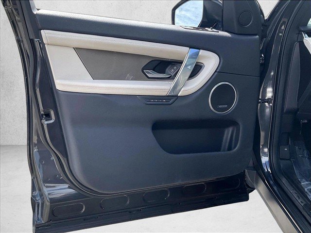 Used 2023 Land Rover Discovery Sport SE R-Dynamic AWD/4WD image 18